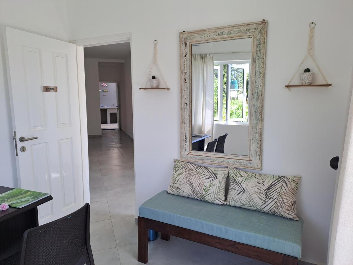 Harmony Self-Catering Apartments Beau Vallon  Kültér fotó